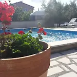 Angela * Žbandaj