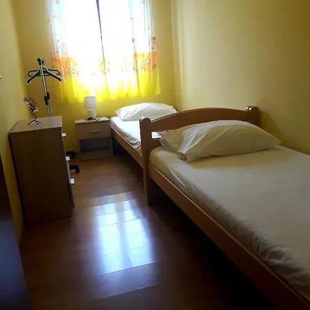 Apartament Angela Žbandaj